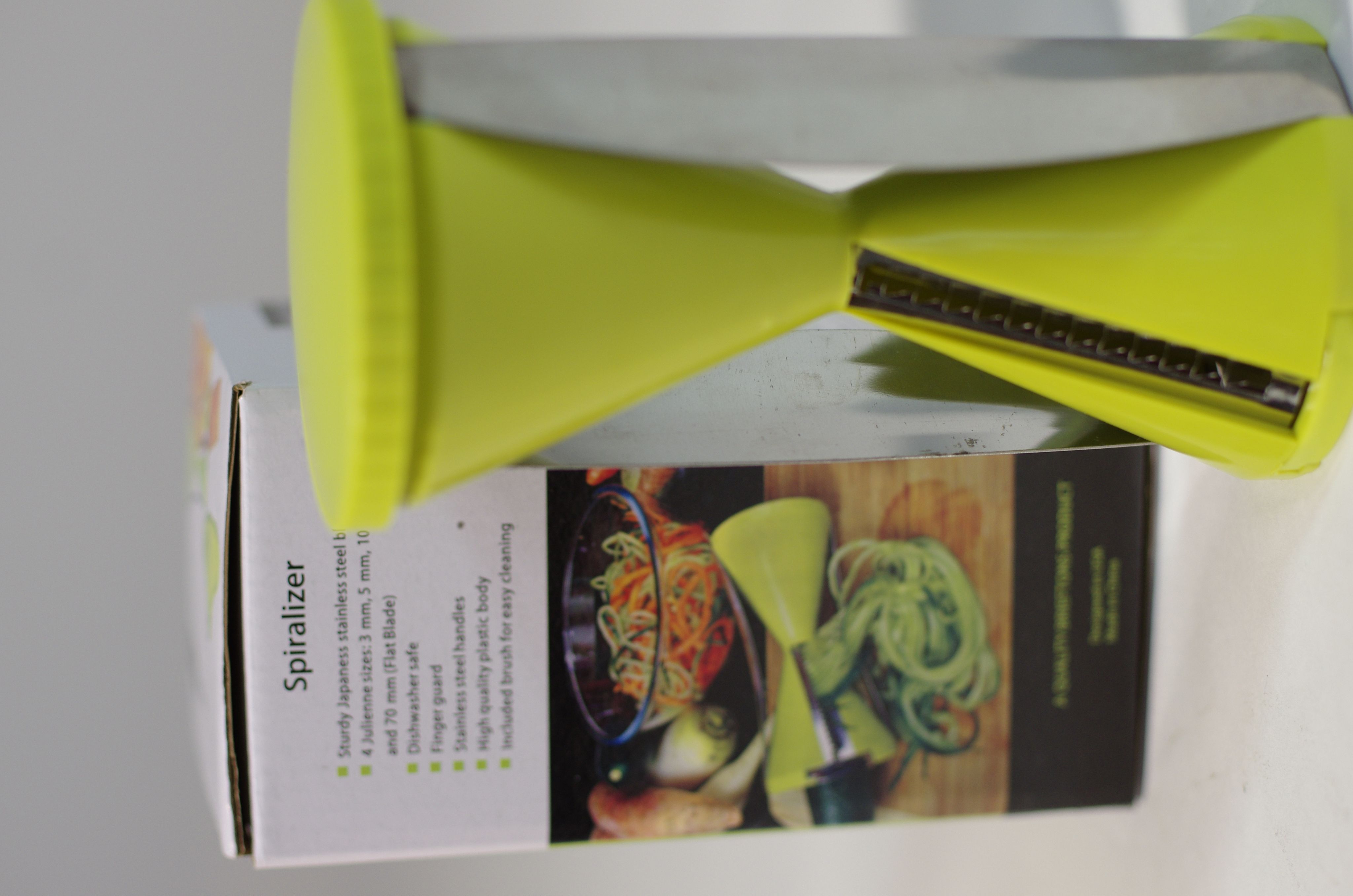 Спиральная овощерезка-измельчитель