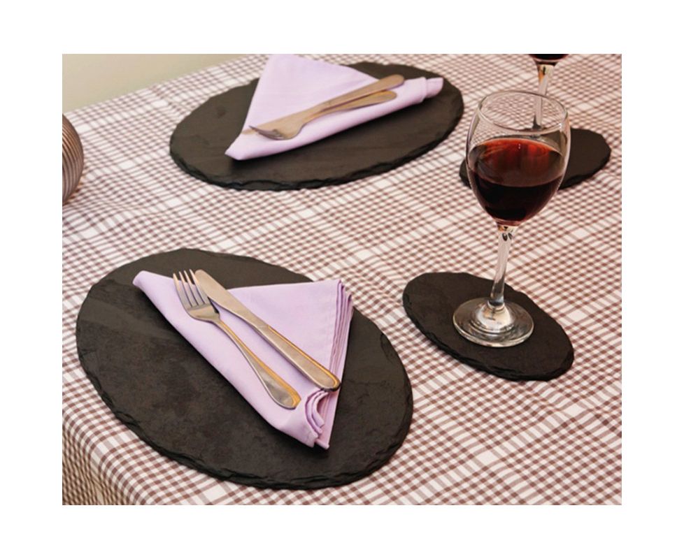 Сервируем стол к Новому году: льняная скатерть, праздничный декор Сервируем стол к Новому году: льняная скатерть, праздничный декор