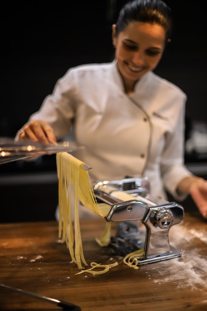 Свежая паста с лососем и лимонным соусом - идеальный рецепт для Новогоднего ужина