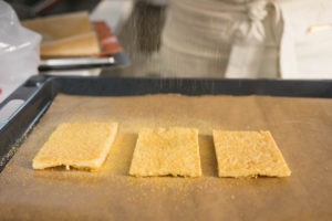 Итальянская тестораскатка и французский мильфей 6.jpg Итальянская тестораскатка и французский мильфей 6.jpg